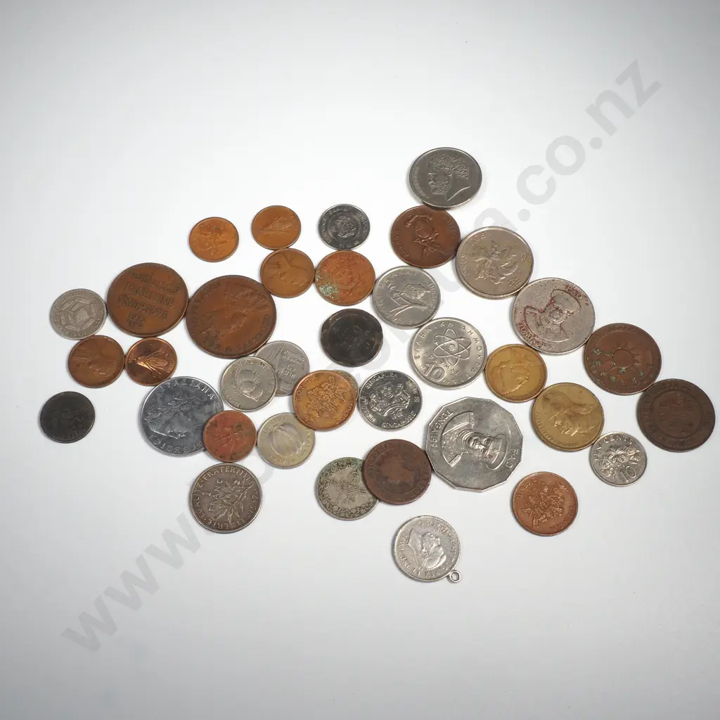 Assorted Lot of World Coinage Image 1++