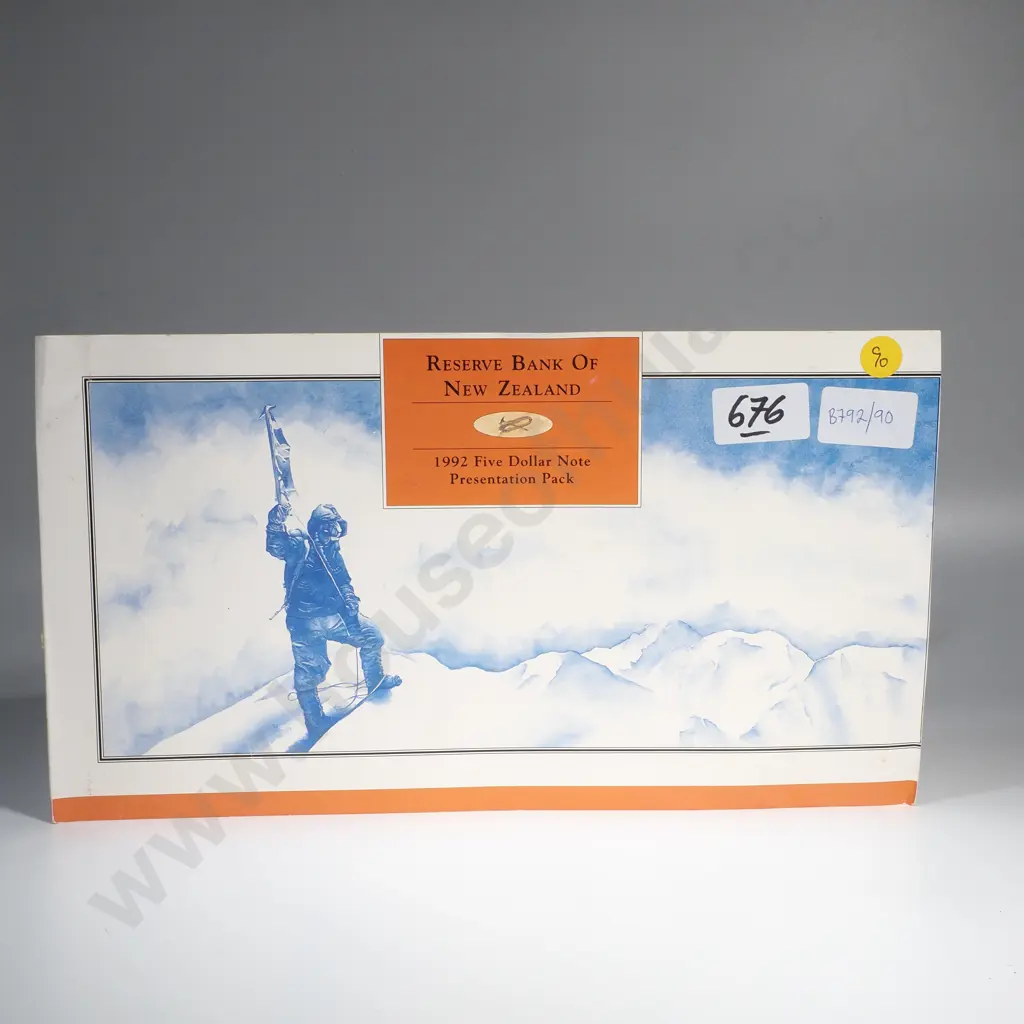 NZ 1992 Five Dollar Note Presentation Pack (4 x Uncut Notes), CV$75 Image 1++