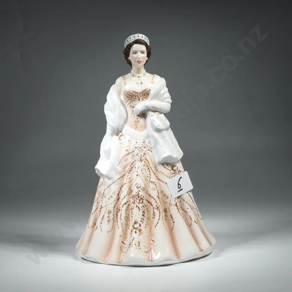 Royal Doulton Young Queens. Queen Elizabeth 11. HN 5706 Image 1++