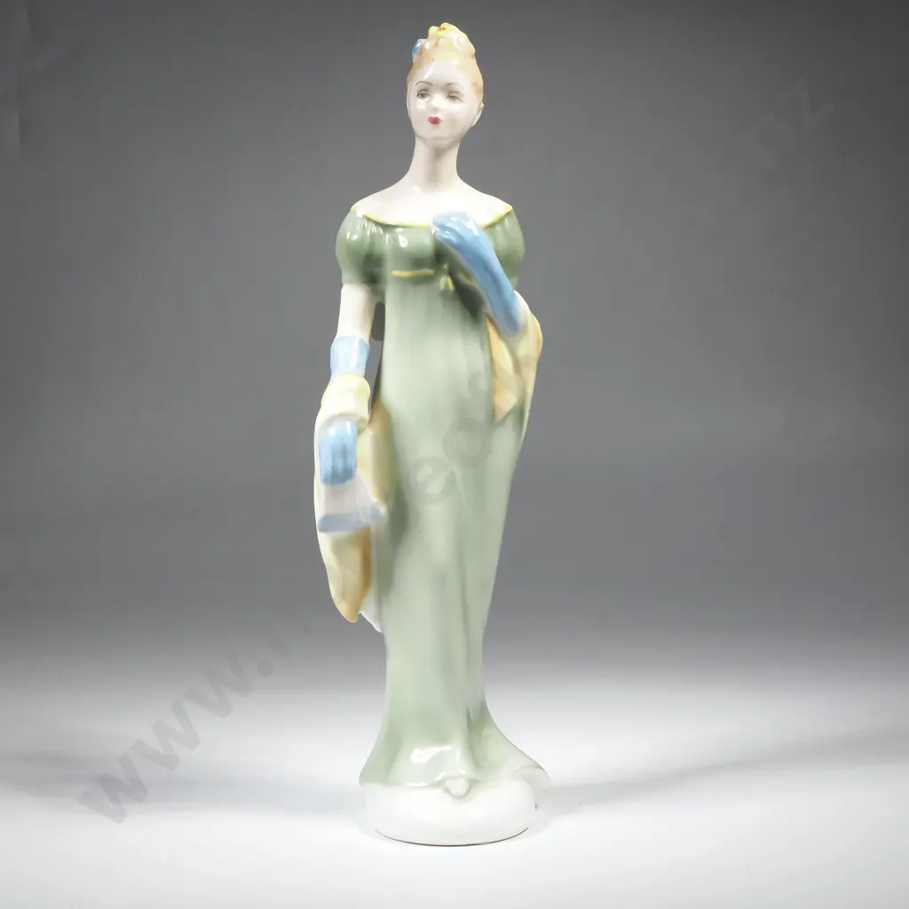 Royal Doulton Figure "Lorne"HN2311 Image 1++