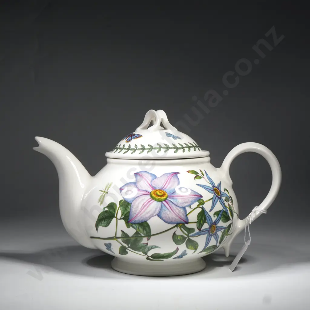 Portmeirion Teapot in the Botanical Garden Pattern, Large Size in the Romantic Shape Image 1++