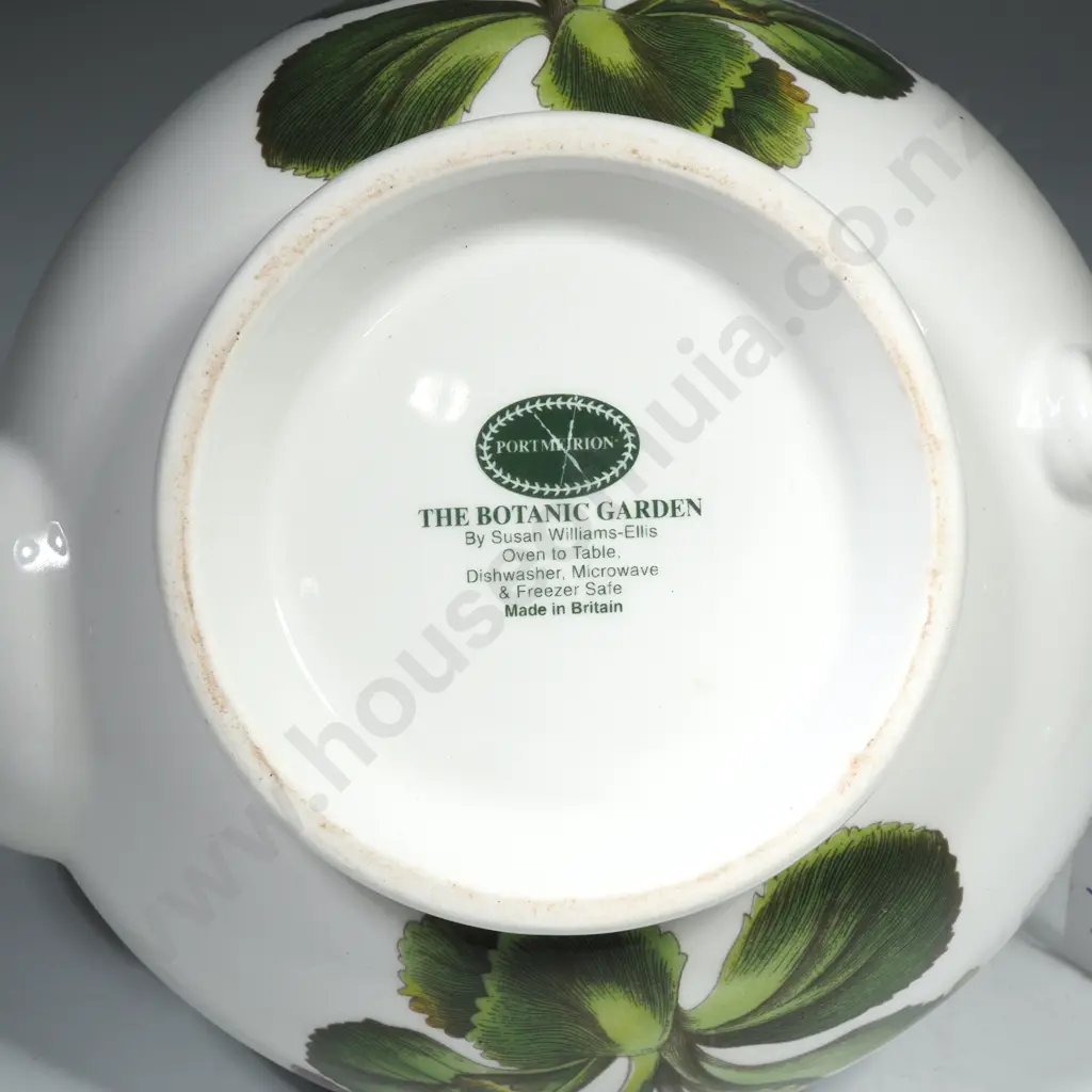 Portmeirion Teapot in the Botanical Garden Pattern, Medium Size in the Romantic Shape Image 1++