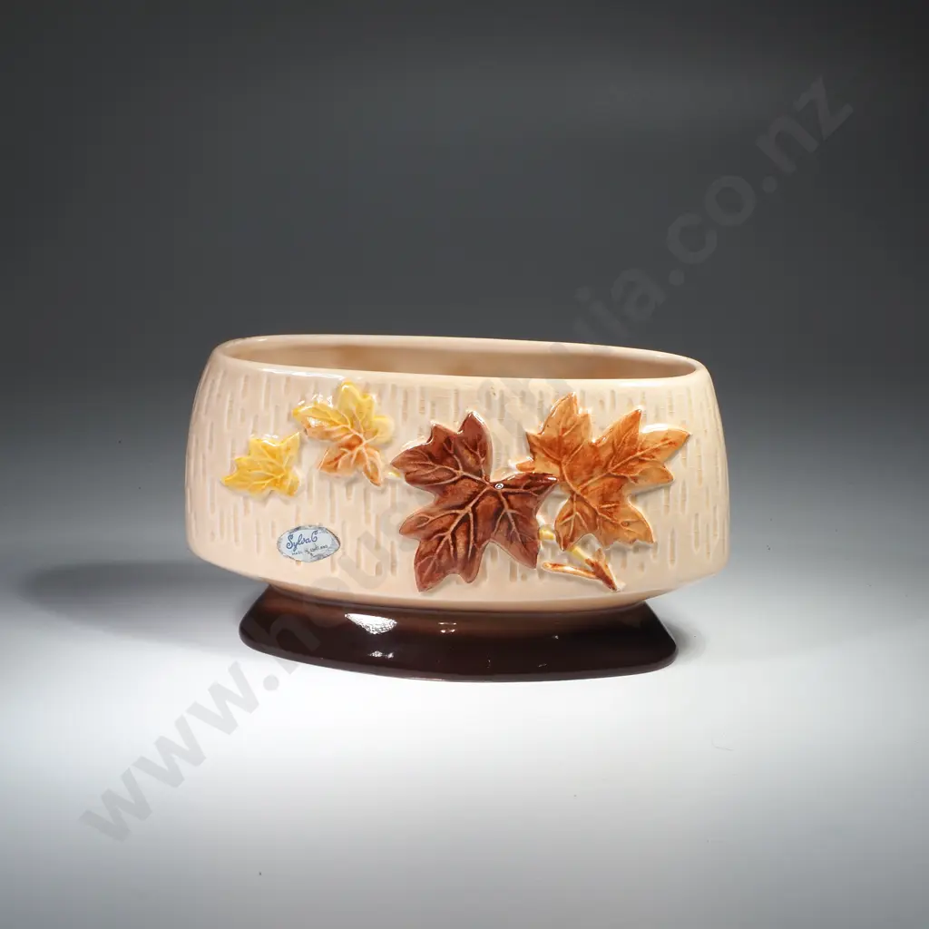 Vintage Sylvac Autumn Leaves/Maple Leaf Planter/Jardinière No.4002 Together w a Trough Vase No 4003 Image 1++