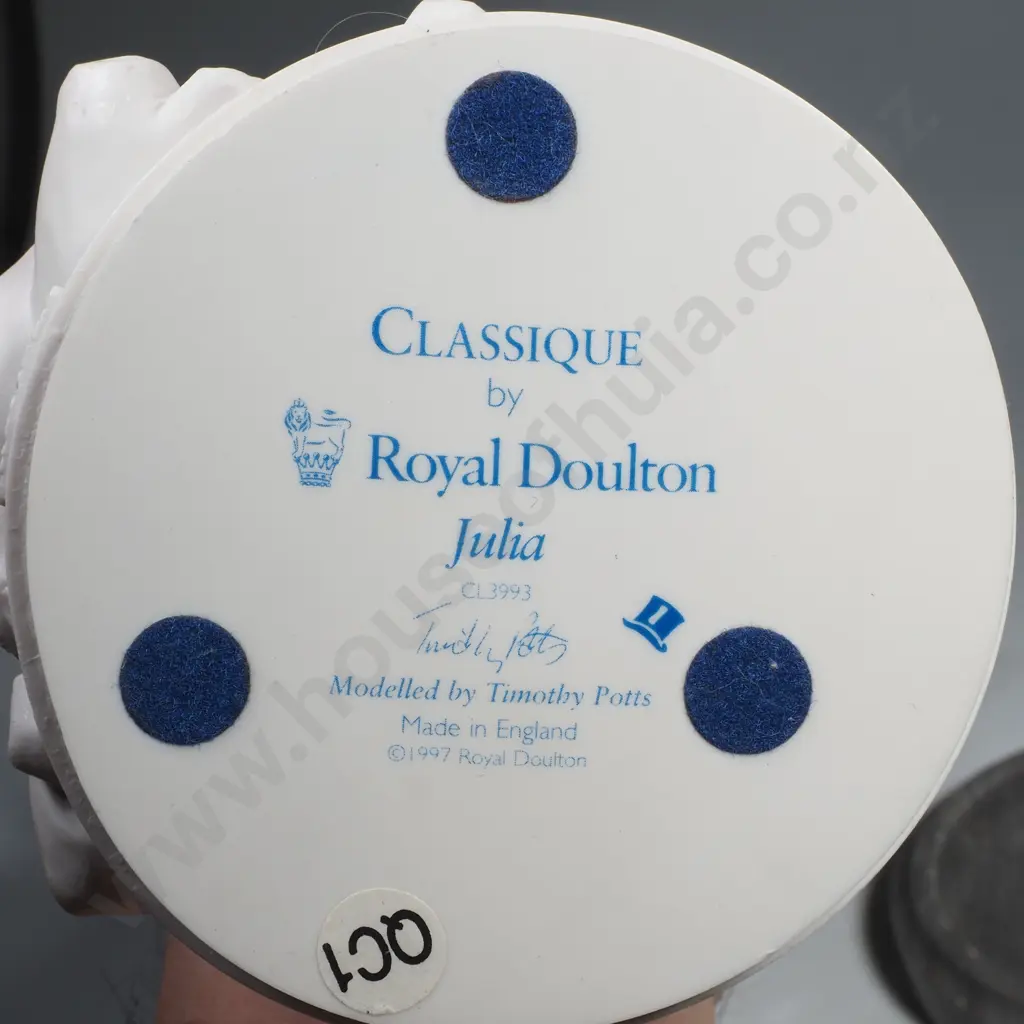 Royal Doulton Classique Figurine 'Julia' Model CL-3993, On Marble Base Image 1++