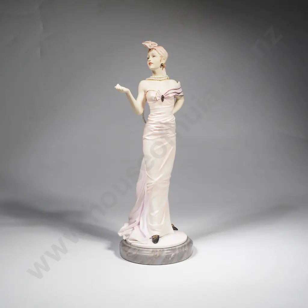 Royal Doulton Classique Figurine 'Julia' Model CL-3993, On Marble Base Image 1++