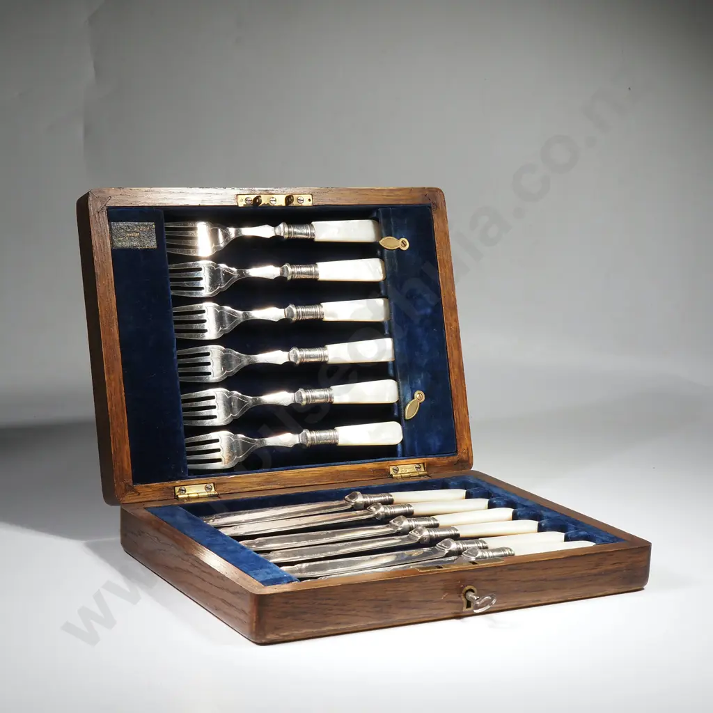Vintage Timber Cased MOP S/Plate Fish Knife Set Image 1++