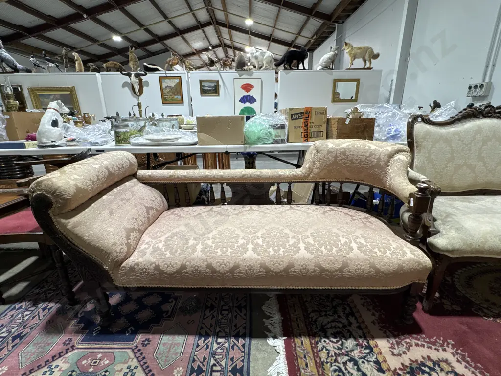 Edwardian Chaise Longue (Day Bed) w Wrap Around Spindle Back in a Damask Fabric Image 1++