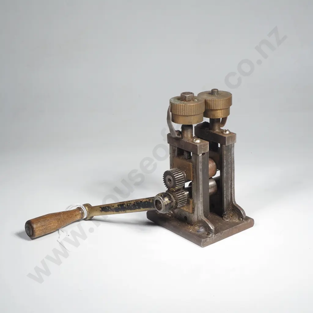 Vintage Manual Benchtop Rolling Mill Used By Jewellers & Metalsmiths to Draw Down Wire Image 1++