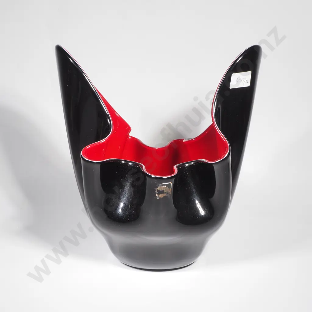 Large Black & Red Glass Handkerchief/Fazzoletto Vase w a Ruffled Rim Image 1++