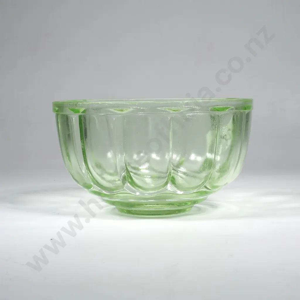Green Depression Glass Jelly Mould Image 1++