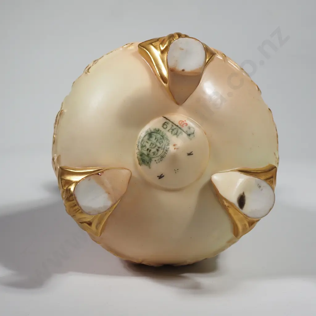 Antique Royal Worcester Hand Painted Blush Ivory Lidded Vase (Missing Lid) Image 1++