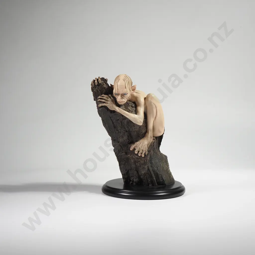 Lord of the Rings: 'Gollum', Sculpted by Daniel Cockersell. 2010 Image 1++