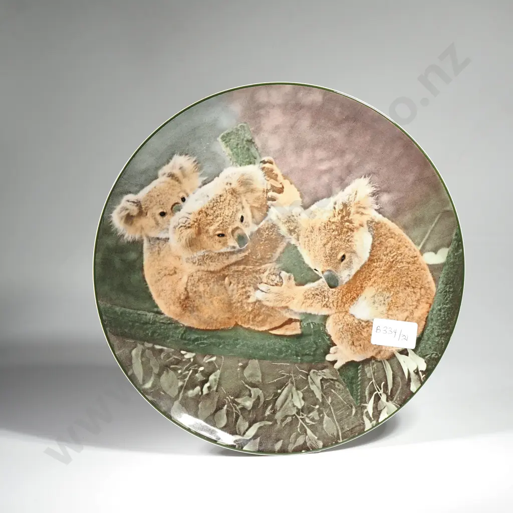 Two Australian Themed Royal Doulton Cabinet Plates w Koalas & Kookaburras Image 1++