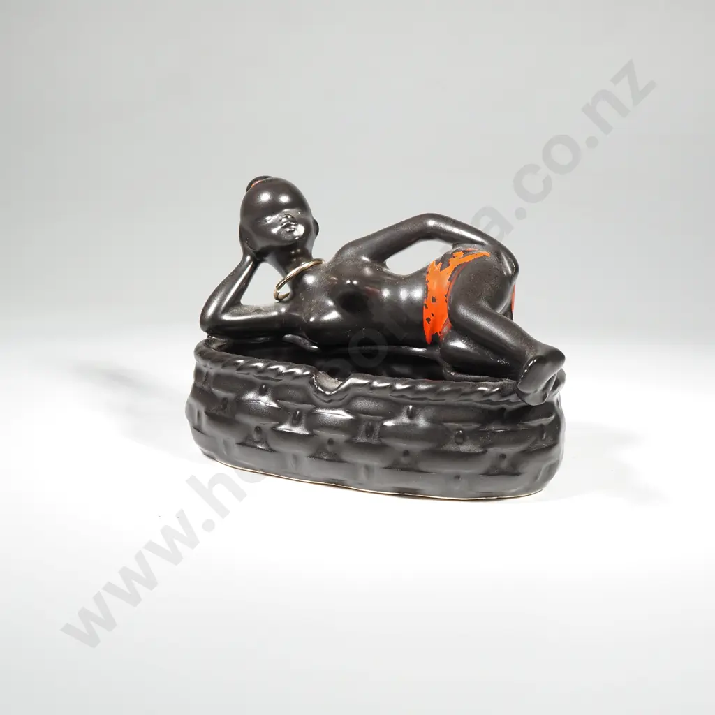 Vintage Figural Ashtray Image 1++