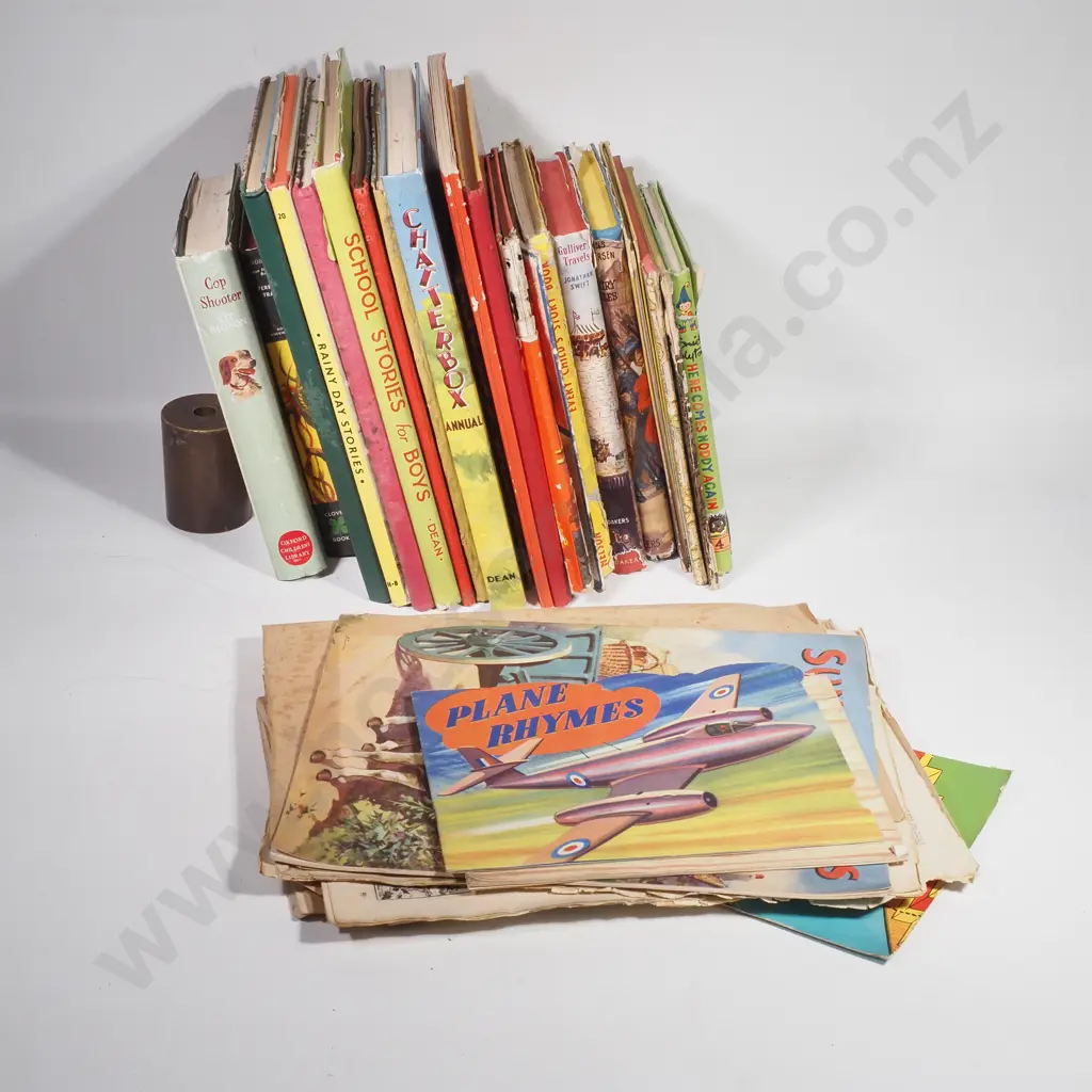 A Large Quantity of Vintage Children's Books / Annuals Image 1++