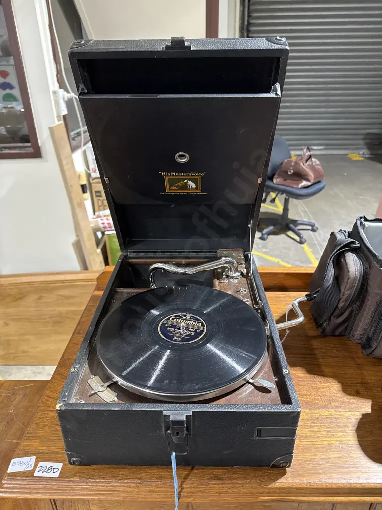 His Master's Voice 101 Or 102 Portable  Suitcase Gramophone Image 1++