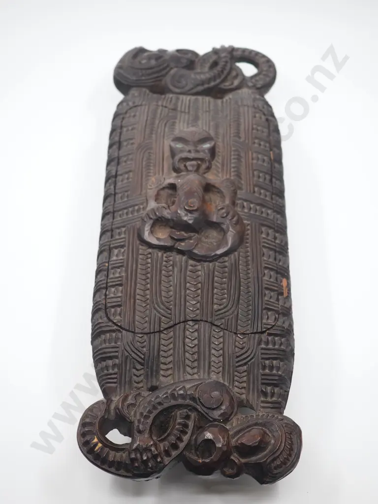 An Exceptional Antique Carved Wakahuia (Treasure Box) Image 1++