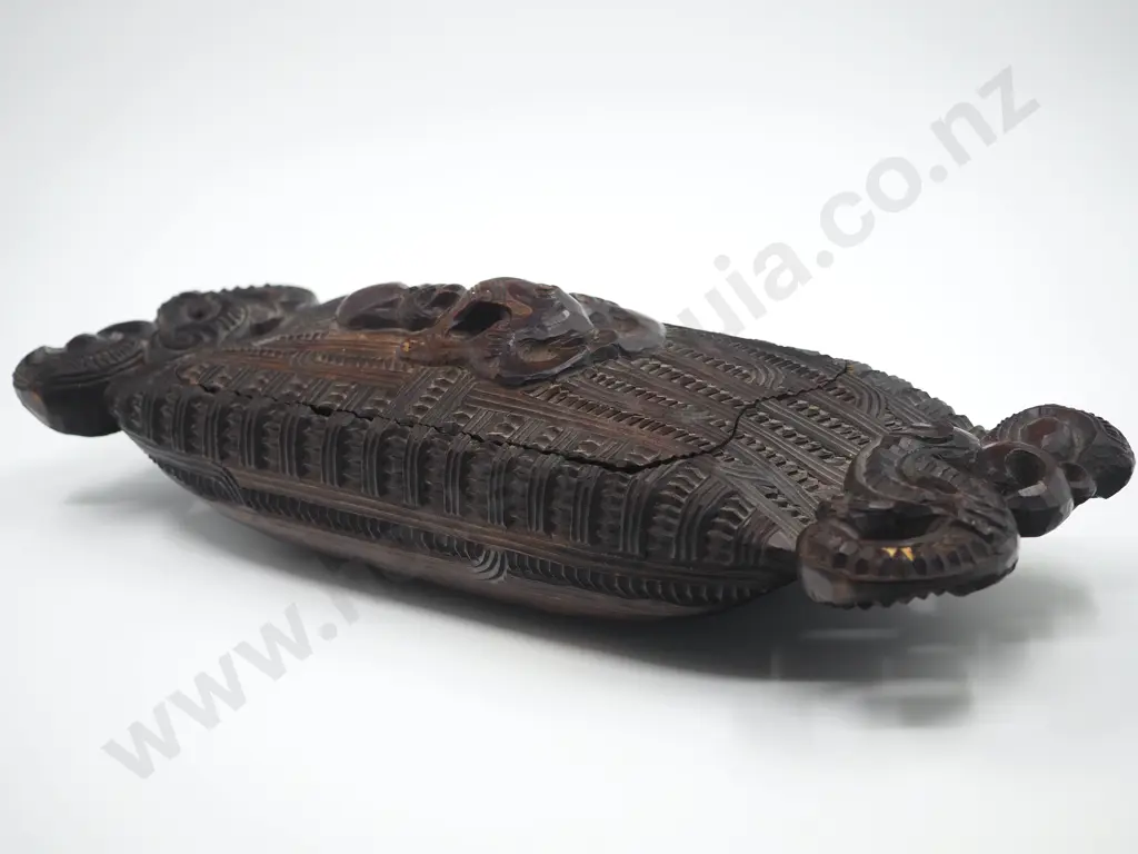 An Exceptional Antique Carved Wakahuia (Treasure Box) Image 1++