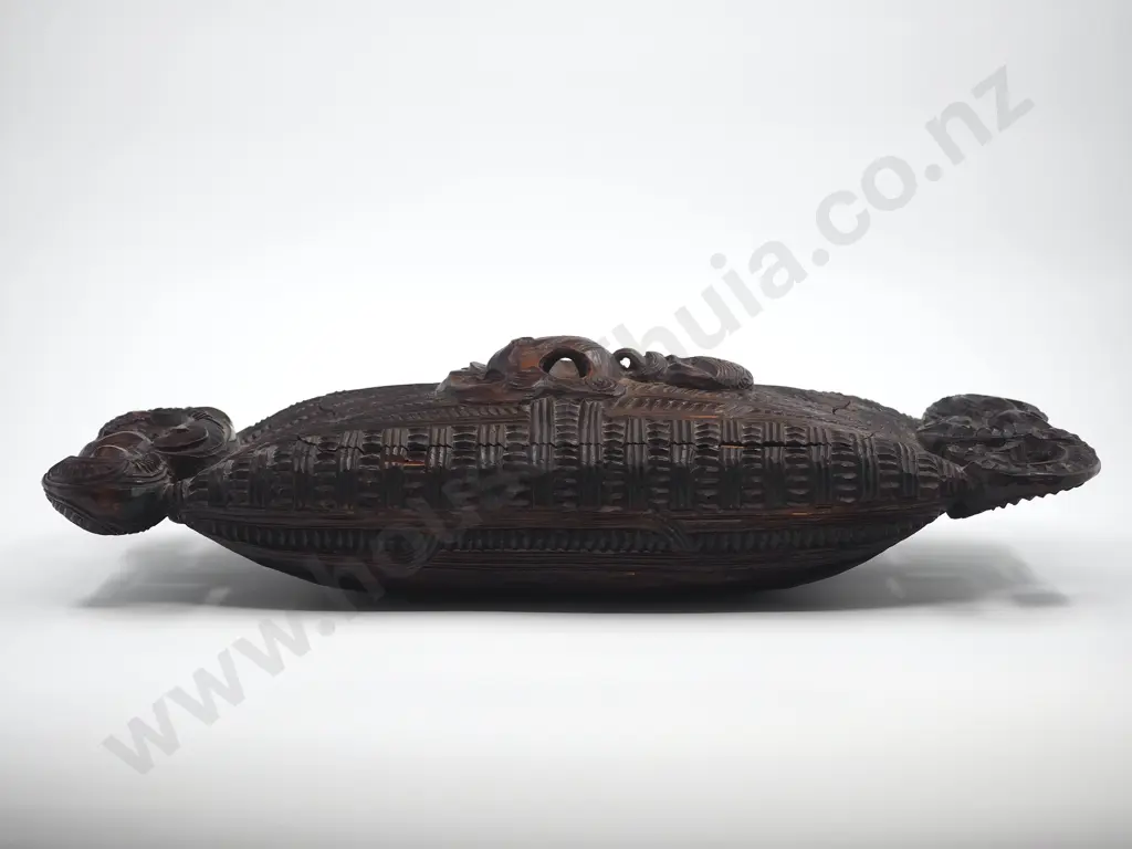 An Exceptional Antique Carved Wakahuia (Treasure Box) Image 1++
