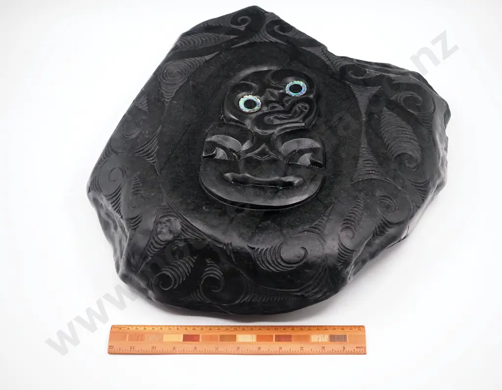 An Extraordinary Double Sided Tiki / Bowl in Pounamu Boulder 38KG Image 1++