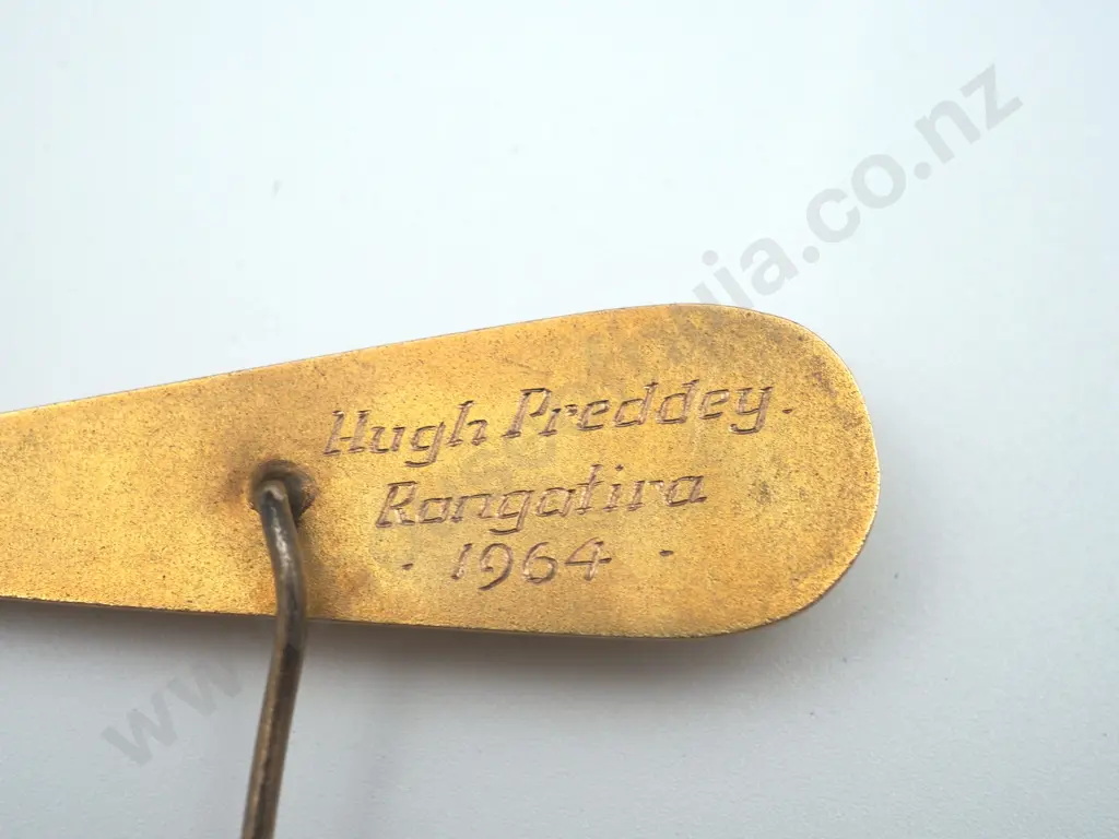 Auckland Savage Club 9ct Gold "Patu" Pin Image 1++