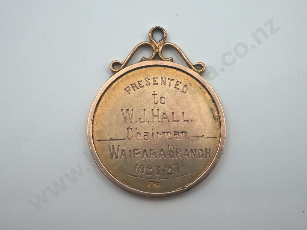 New Zealand Amalgamated Society Railways Servants 9ct Gold Fob Image 1++