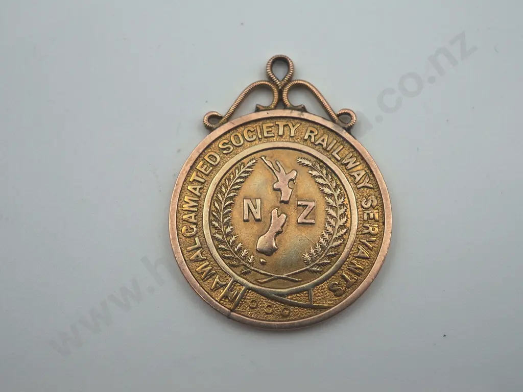 New Zealand Amalgamated Society Railways Servants 9ct Gold Fob Image 1++