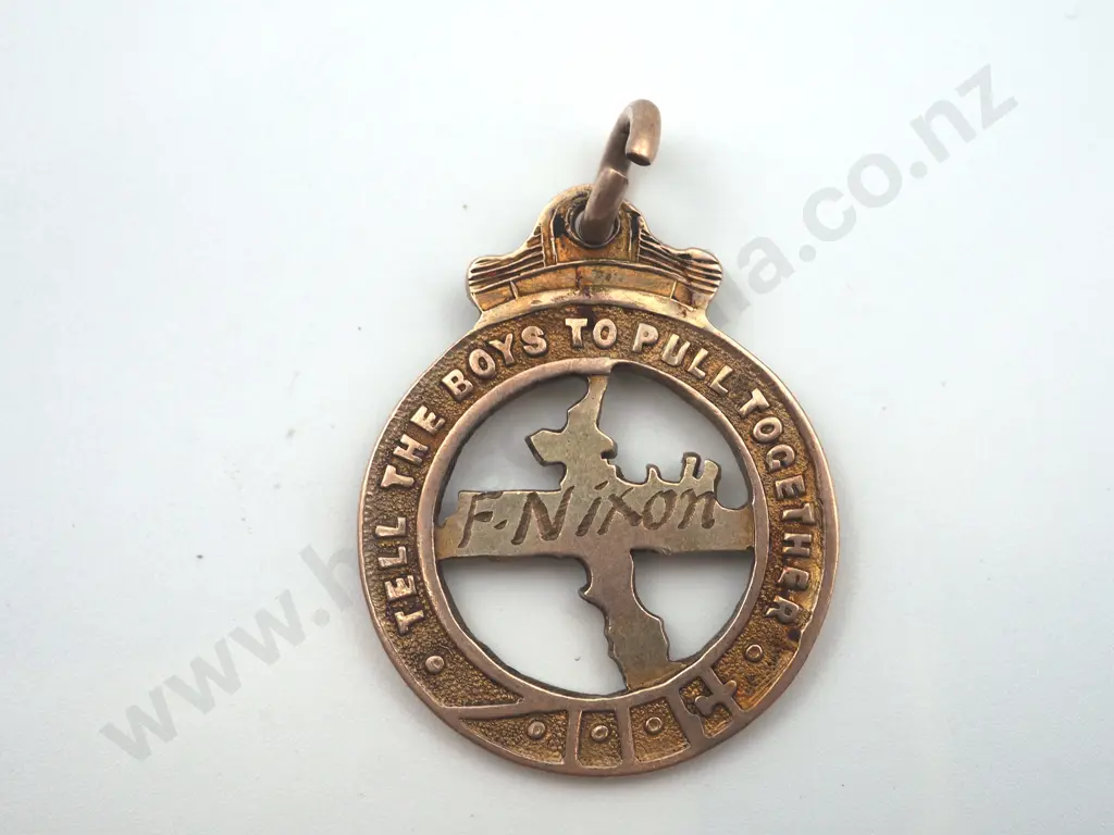 New Zealand Locomotive E F & C Association in 9ct Gold Image 1++