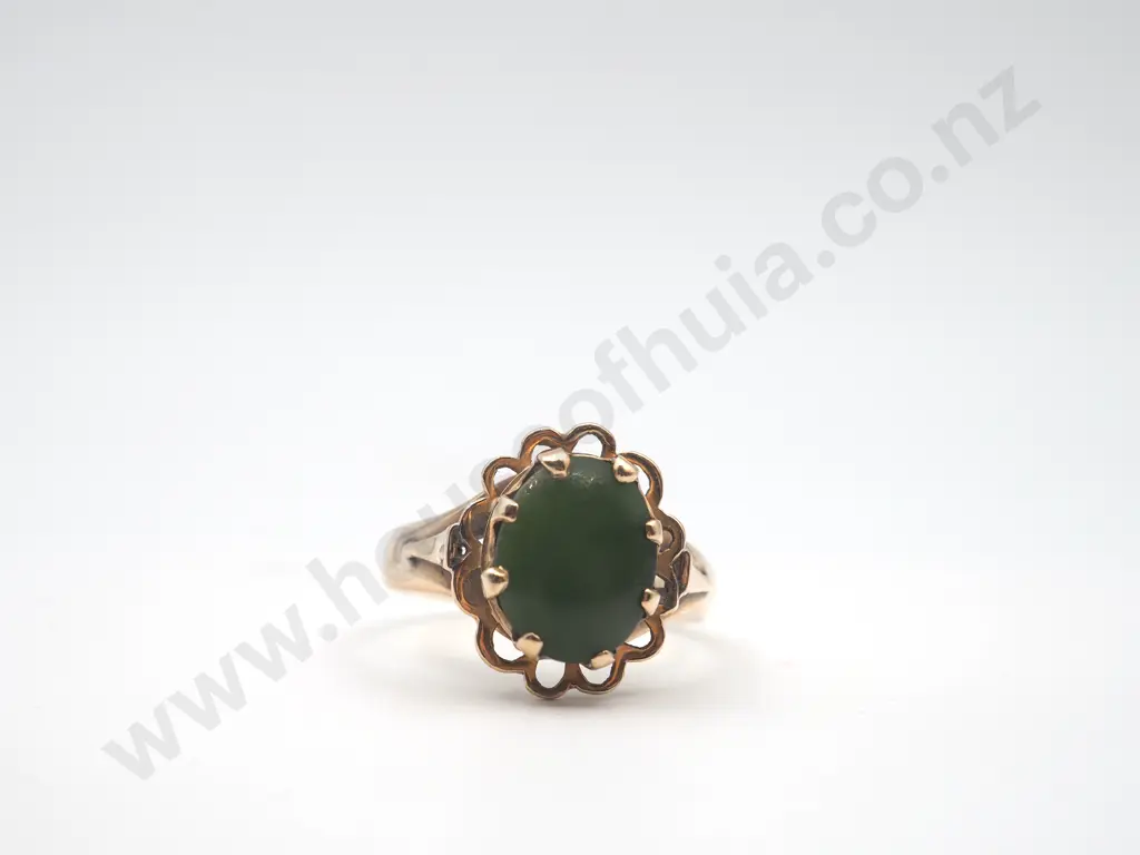 Decorative 9ct Gold Greenstone Ring Image 1++