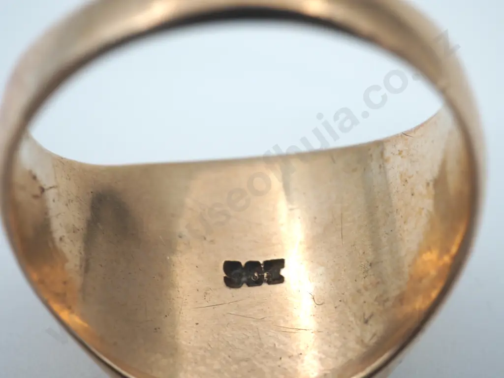 Signet Ring in 9ct Gold & Greenstone Image 1++