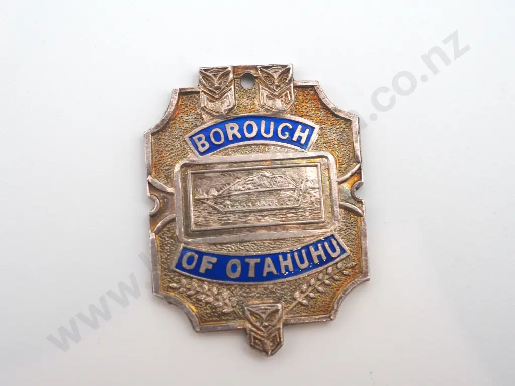 Vintage sterling silver and enamel Borough of Otahuhu engraved on the back “N. F. BURGESS / COUNCILLOR Image 1++