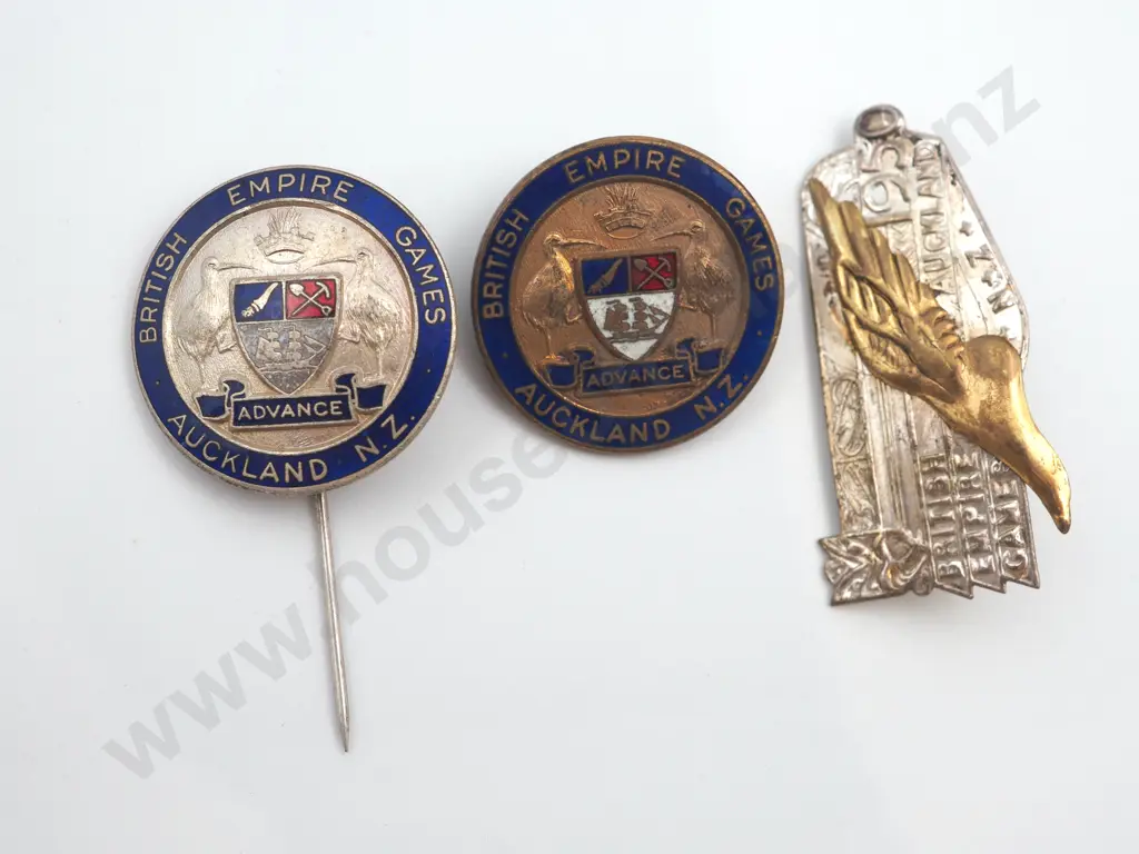 3 x different vintage New Zealand metal pins and badges issued to commemorate the British Empire Games Image 1++