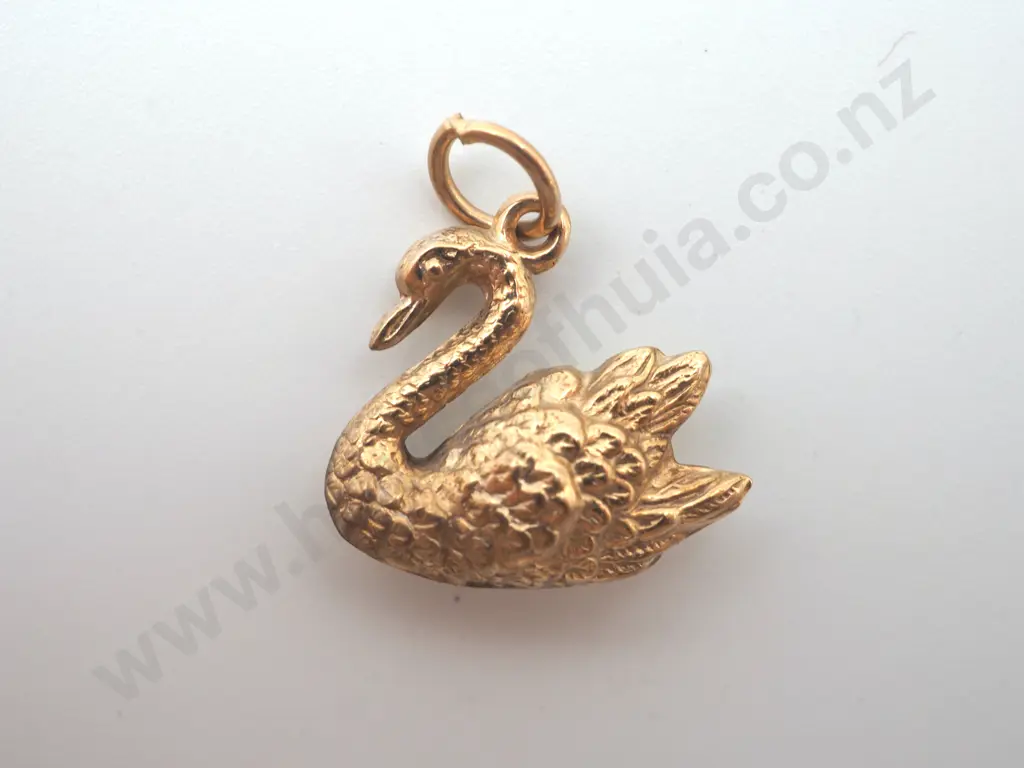 Charm Bracelet Attachment or Pendant 9ct Gold Swan Image 1++