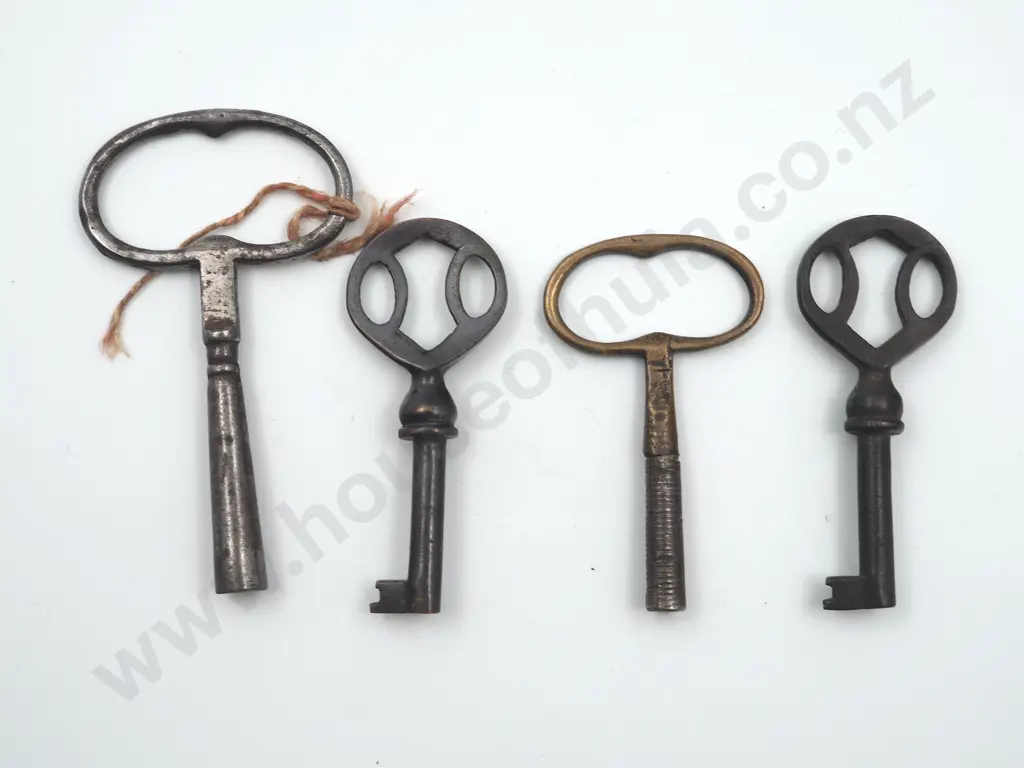 Collection of Four Keys Image 1++