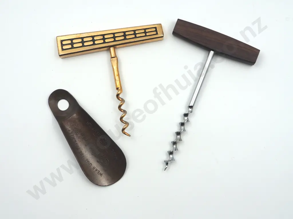 Corkscrews & Shoehorn Image 1++