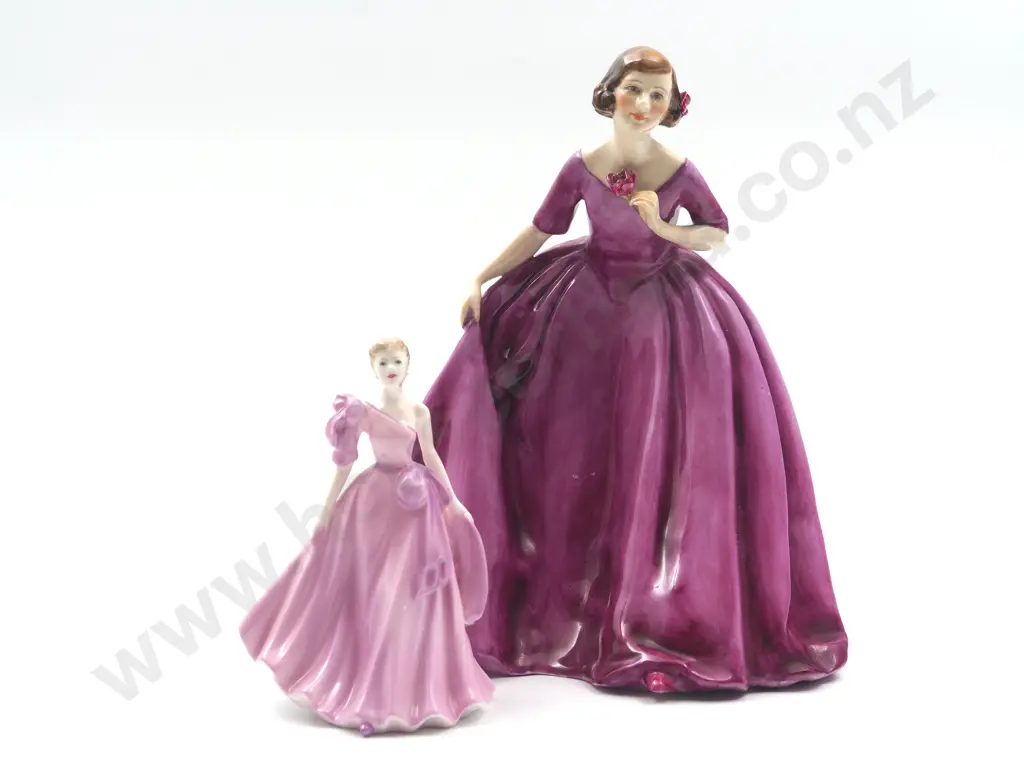 Two Porcelain Women Figurines Image 1++