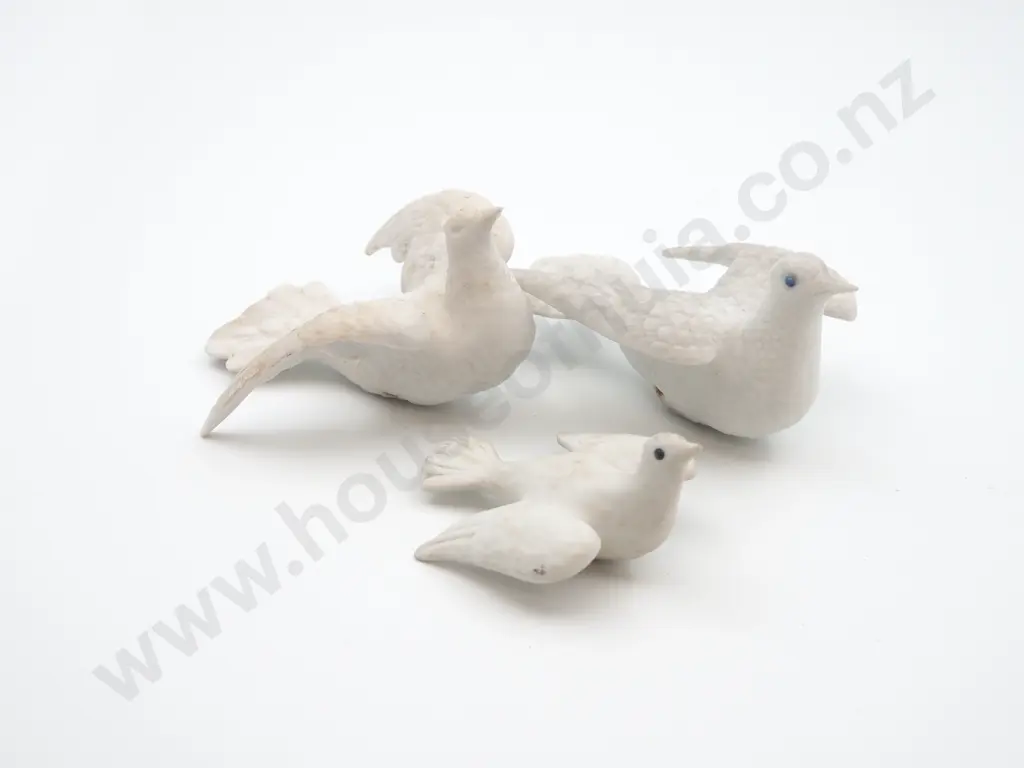 Trio of Porcelain Doves  Image 1++