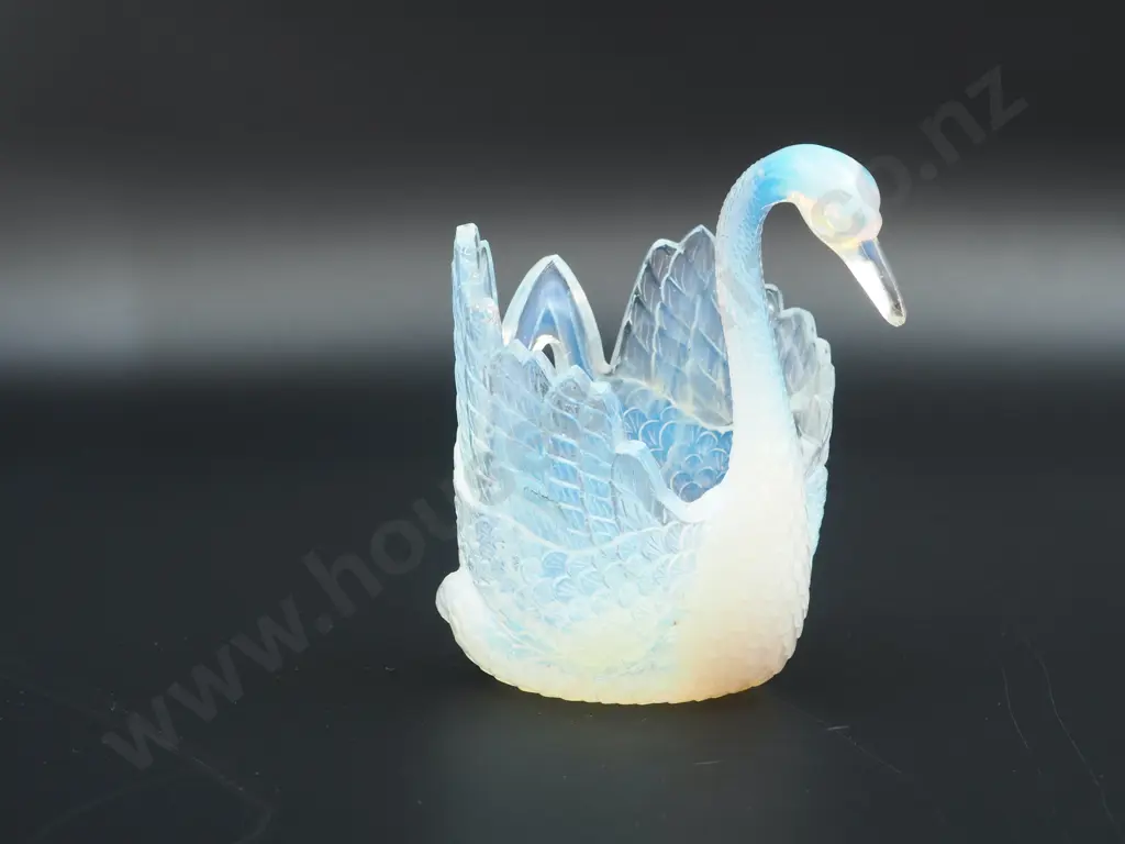 Small Opalescent Glass Wall Hanging Swan Image 1++