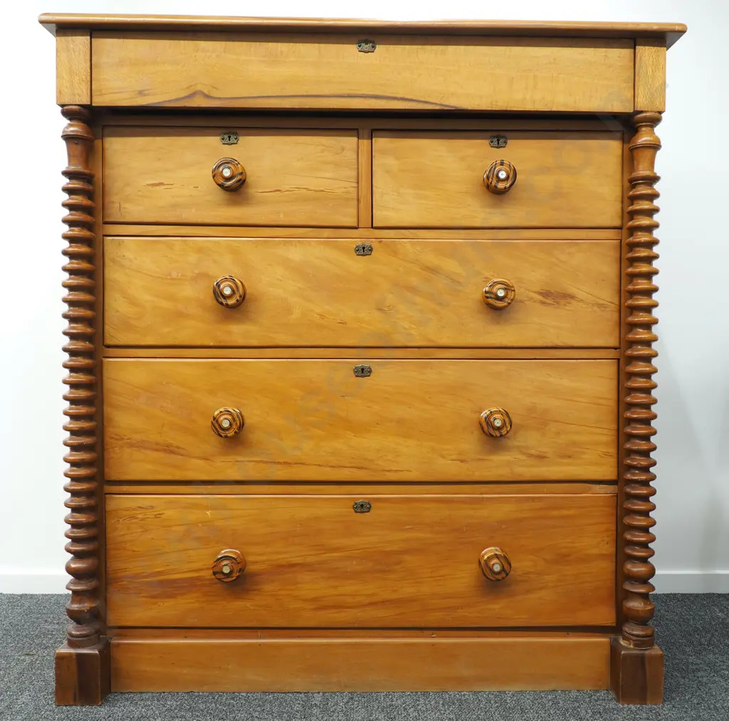 Kauri Dresser with Decorative Wood Work Image 1++