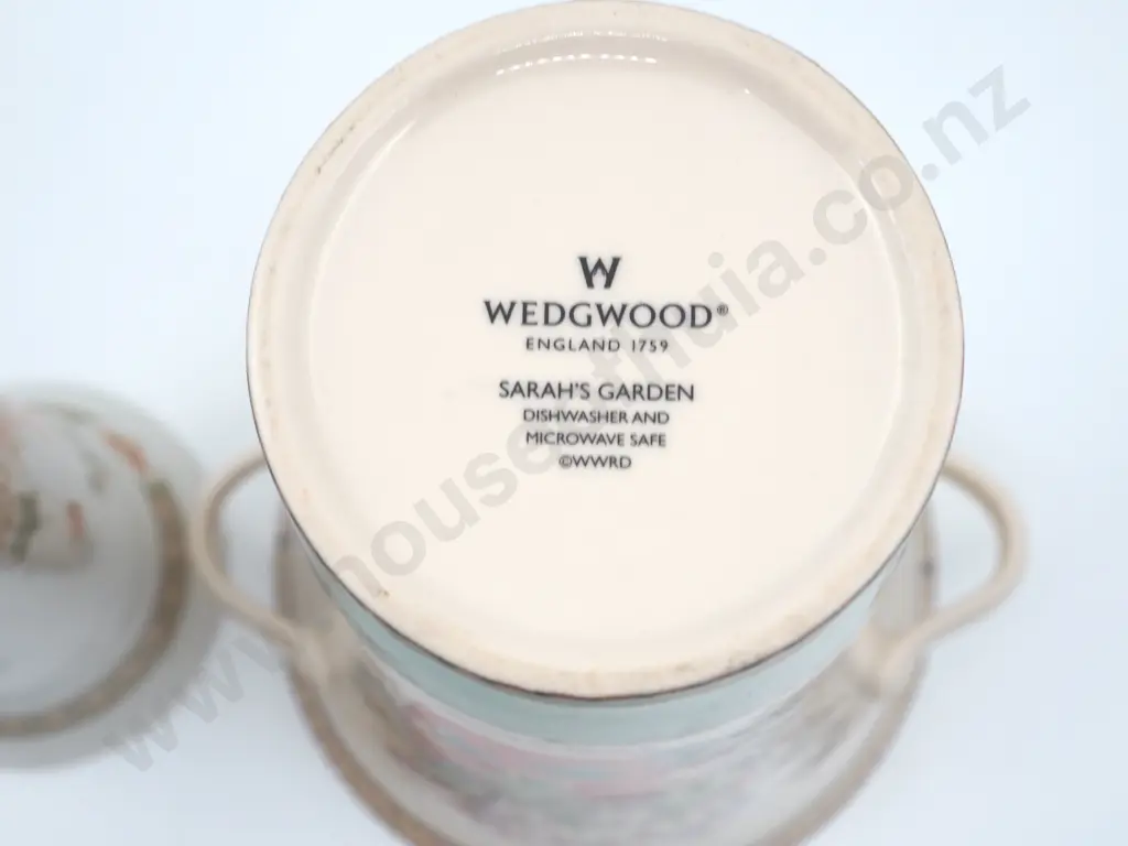 Wedgewood Vase & Miscellaneous Smaller Vase Image 1++