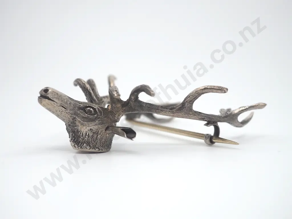 Substantial Sterling Silver Stag Head Brooch Image 1++