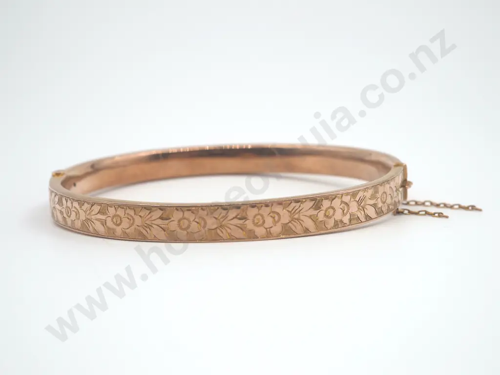 Hinged Engraved Bangle in 9ct Rose Gold Image 1++