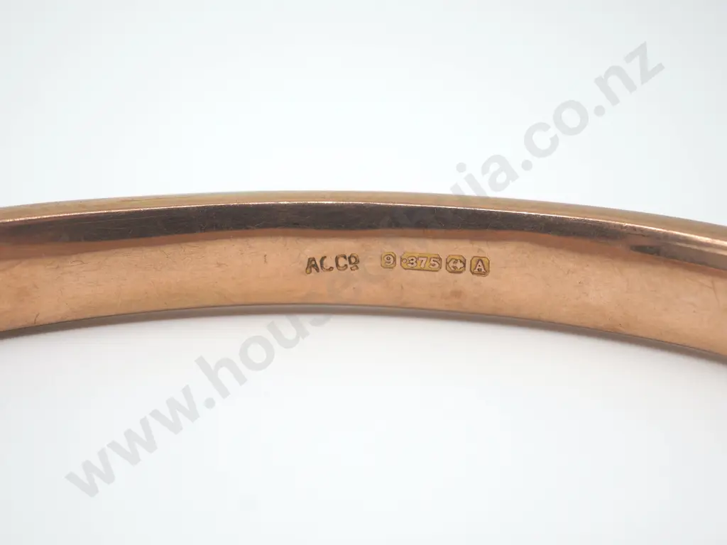 Hinged Engraved Bangle in 9ct Rose Gold Image 1++
