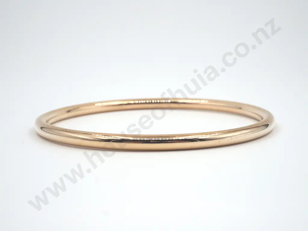 Hollow Bangle in 9ct Gold Image 1++
