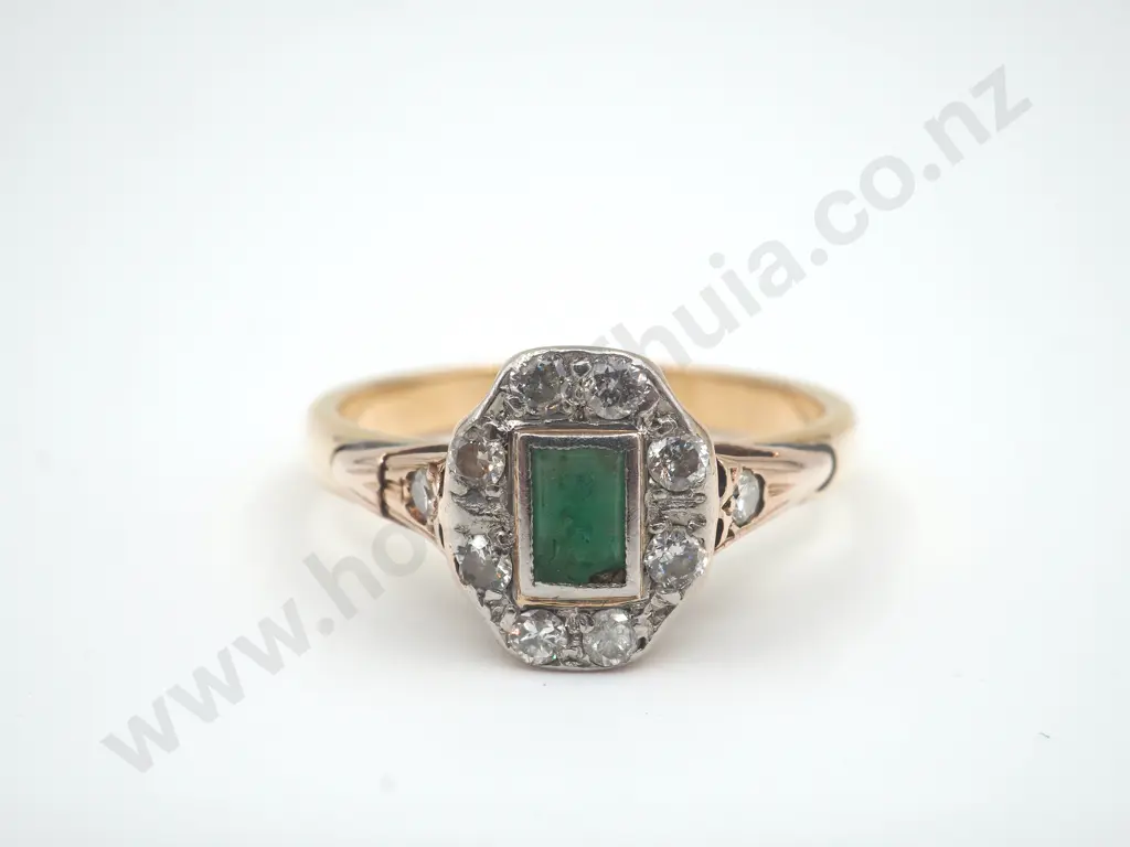 Antique Emerald & Diamond Ring in 18ct Gold Image 1++