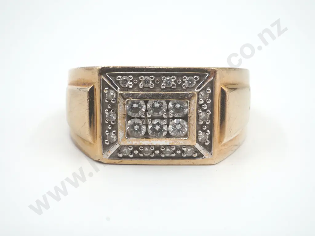 Diamond Ring in 9ct Gold Image 1++