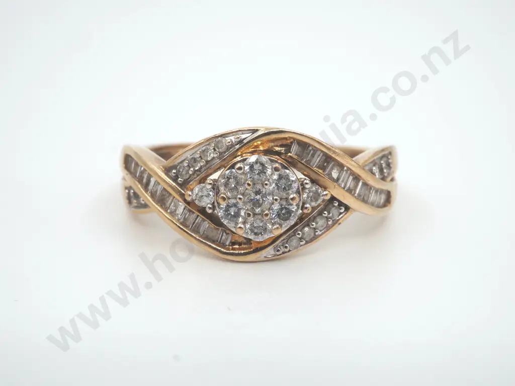Diamond Ring in 9ct Gold Image 1++