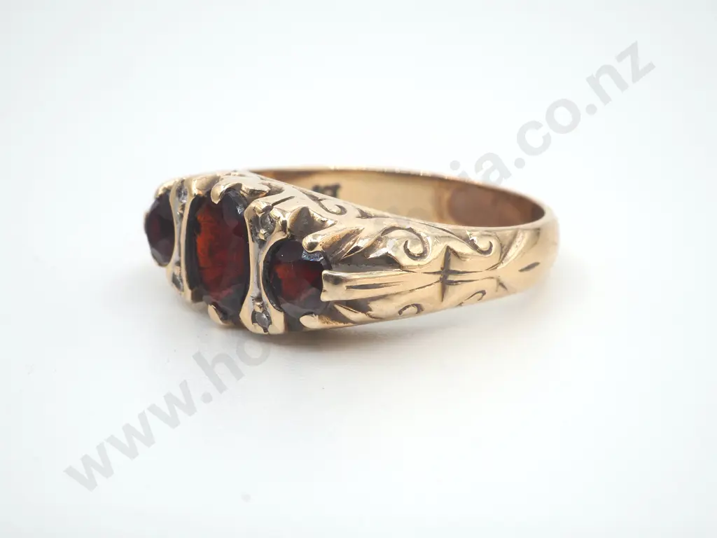 Garnet and Diamond 9ct Gold Ring Image 1++