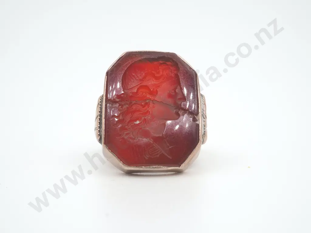 Antique Intaglio 9ct Gold Ring Image 1++