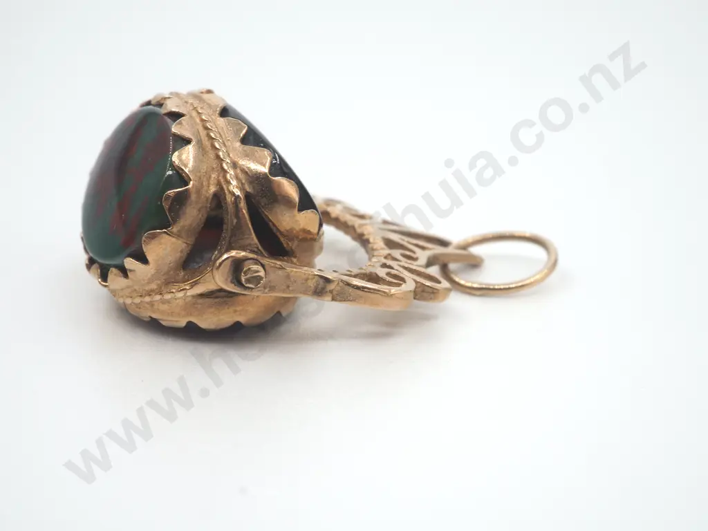Three Sided Spinner Pendant in 9ct Gold Image 1++